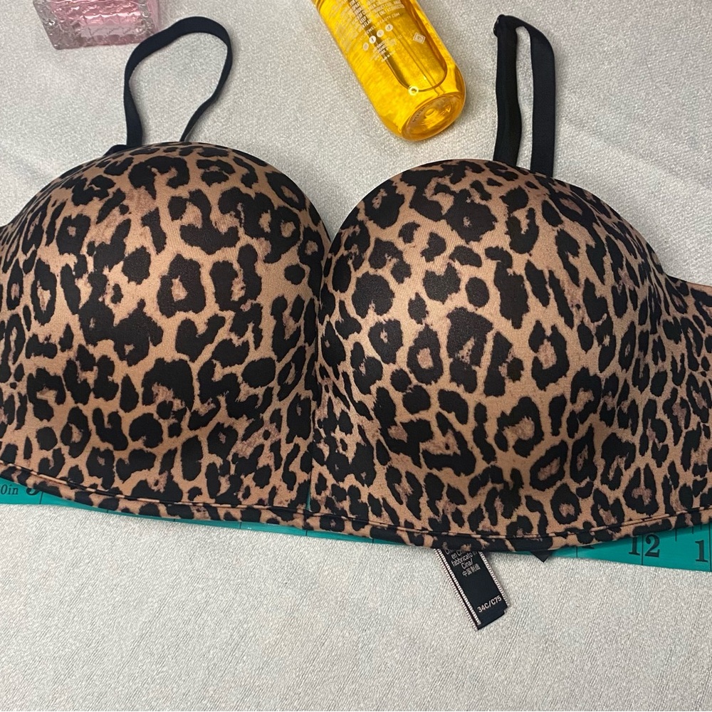 Victoria's Secret Red, Blue, Tan, and Leopard Strapless Bras - Picture 3 of 6